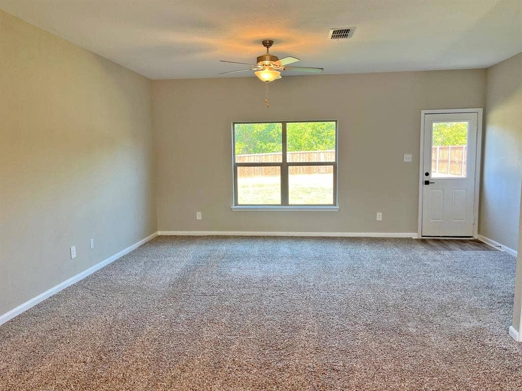 200 Holster Hollow Road, Newark, TX 76071