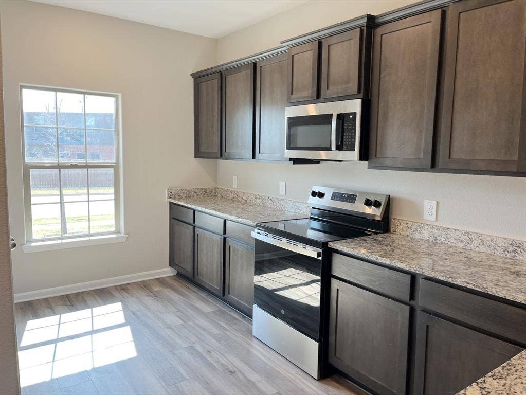 200 Holster Hollow Road, Newark, TX 76071