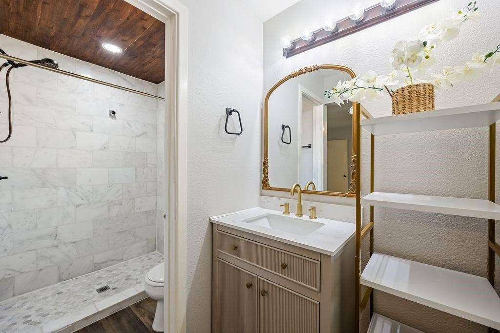 8217 O'Brian, North Richland Hills, TX 76180