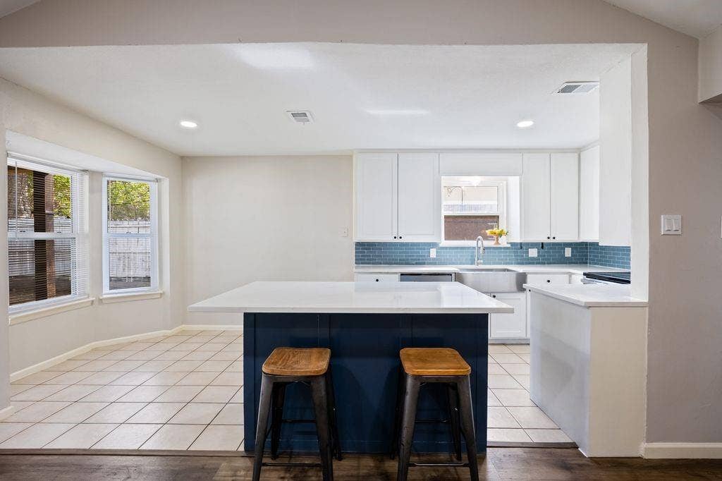 8217 O'Brian, North Richland Hills, TX 76180