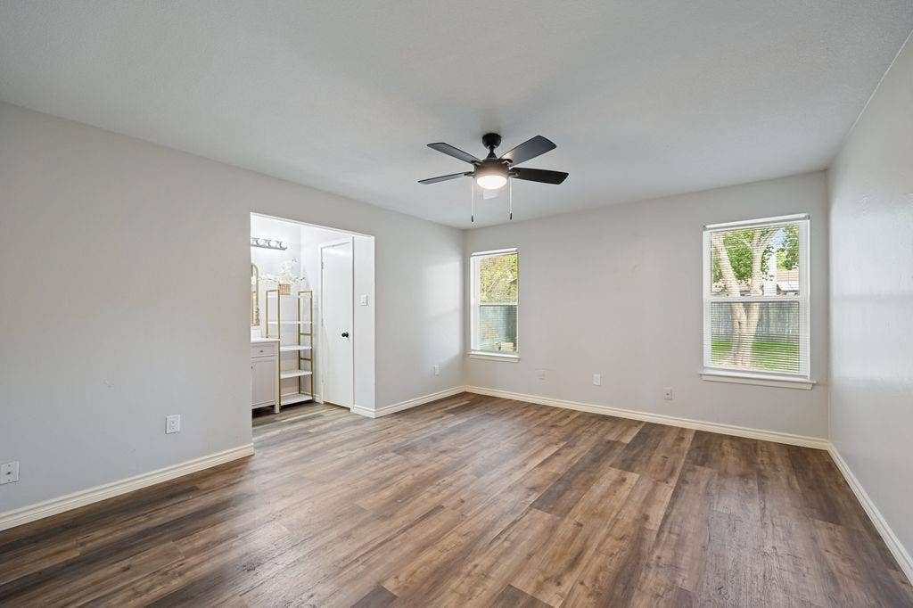 8217 O'Brian, North Richland Hills, TX 76180