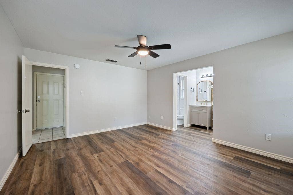 8217 O'Brian, North Richland Hills, TX 76180