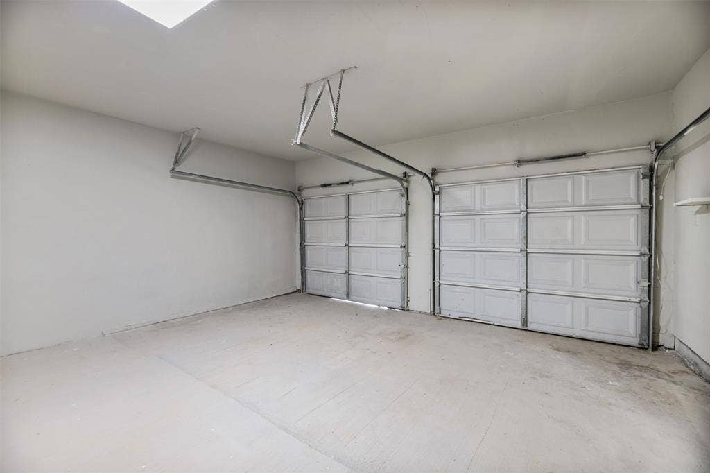 4516 Rolling Hills Drive, Fort Worth, TX 76119 4516 Rolling Hills Drive, Fort Worth, TX 76119