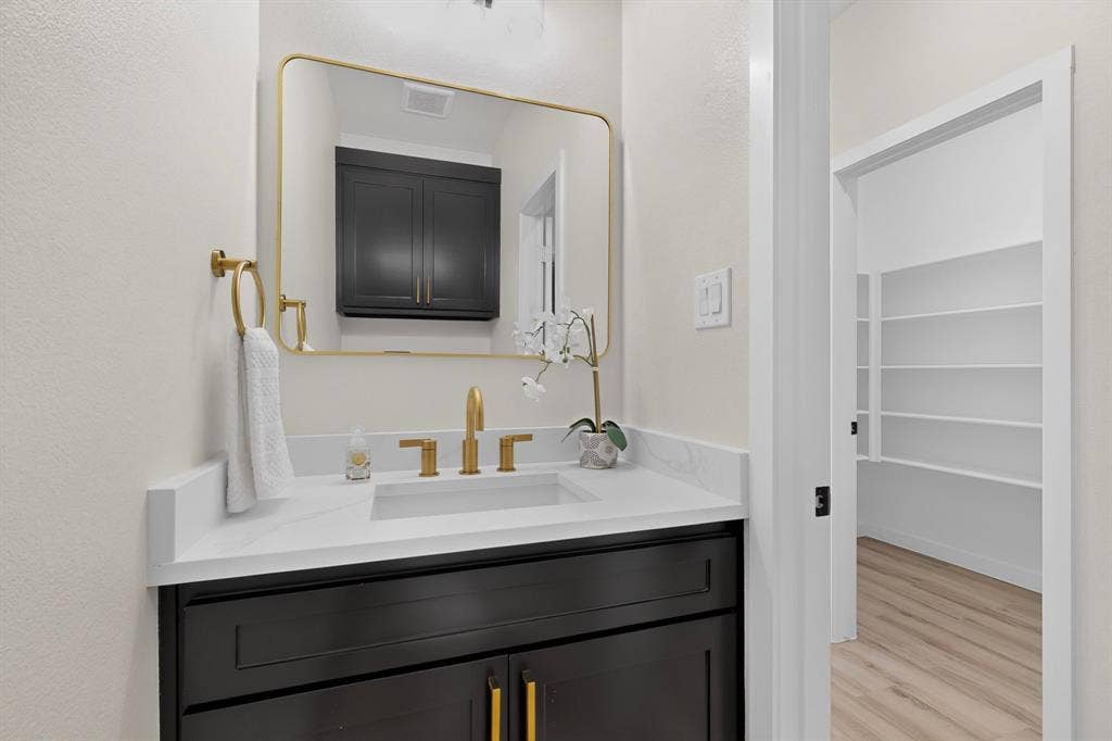 102 Nicklaus Drive, Sulphur Springs, TX 75482 Half Restroom