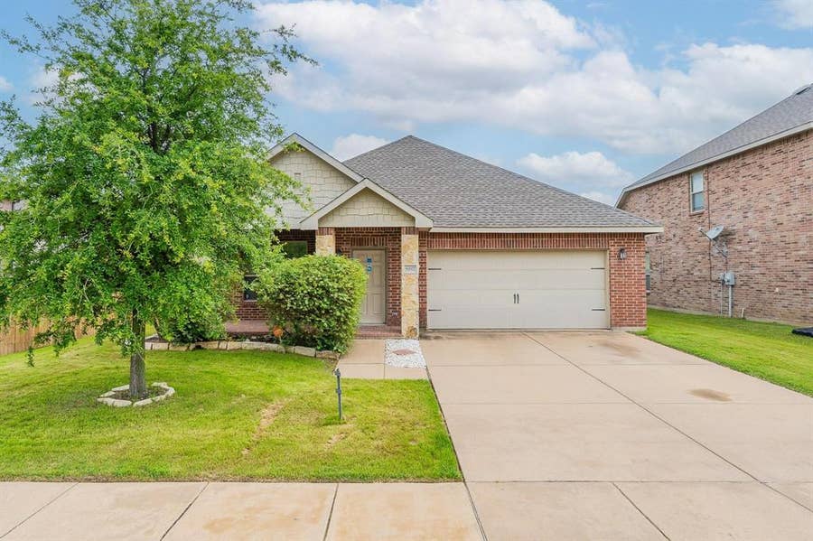 Property photo for 8817 Noontide Drive, Fort Worth, TX