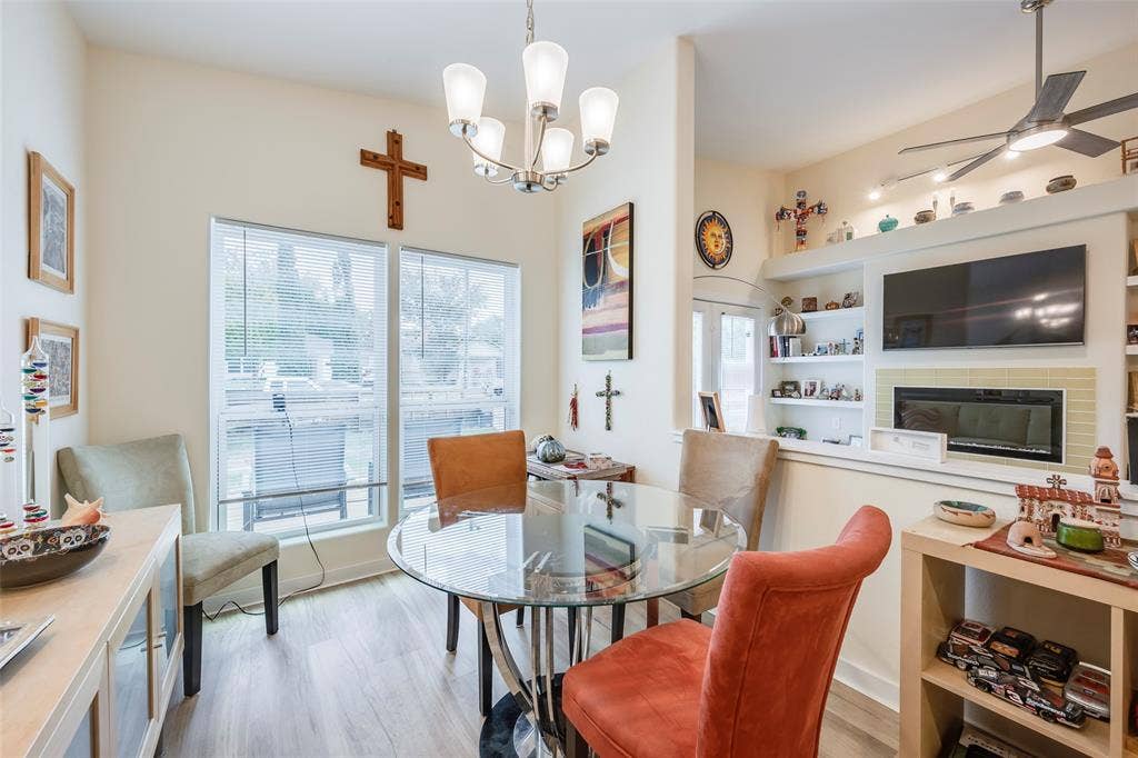 1031 Grandview Avenue, Dallas, TX 75223 1031 Grandview Avenue, Dallas, TX 75223