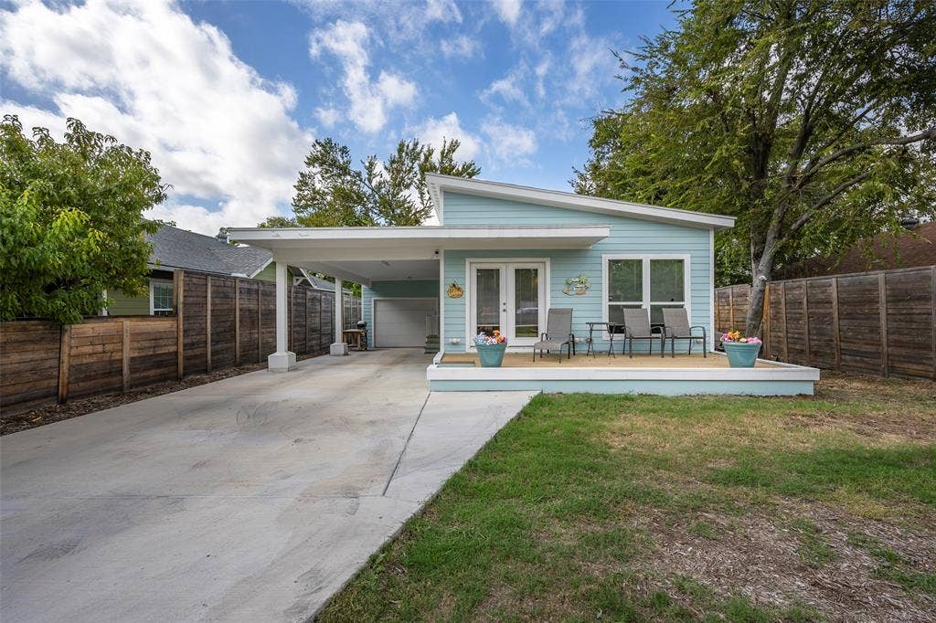 1031 Grandview Avenue, Dallas, TX 75223 Contemporary Bungalow built by Suncraft Design Build Inc