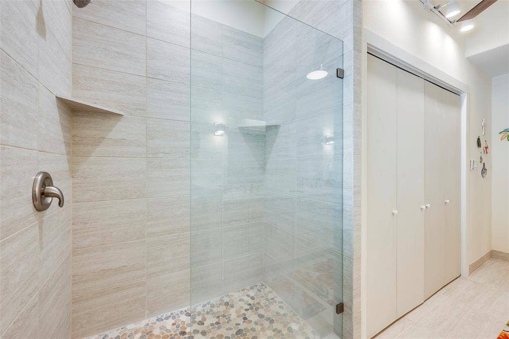 1031 Grandview Avenue, Dallas, TX 75223 1031 Grandview Avenue, Dallas, TX 75223