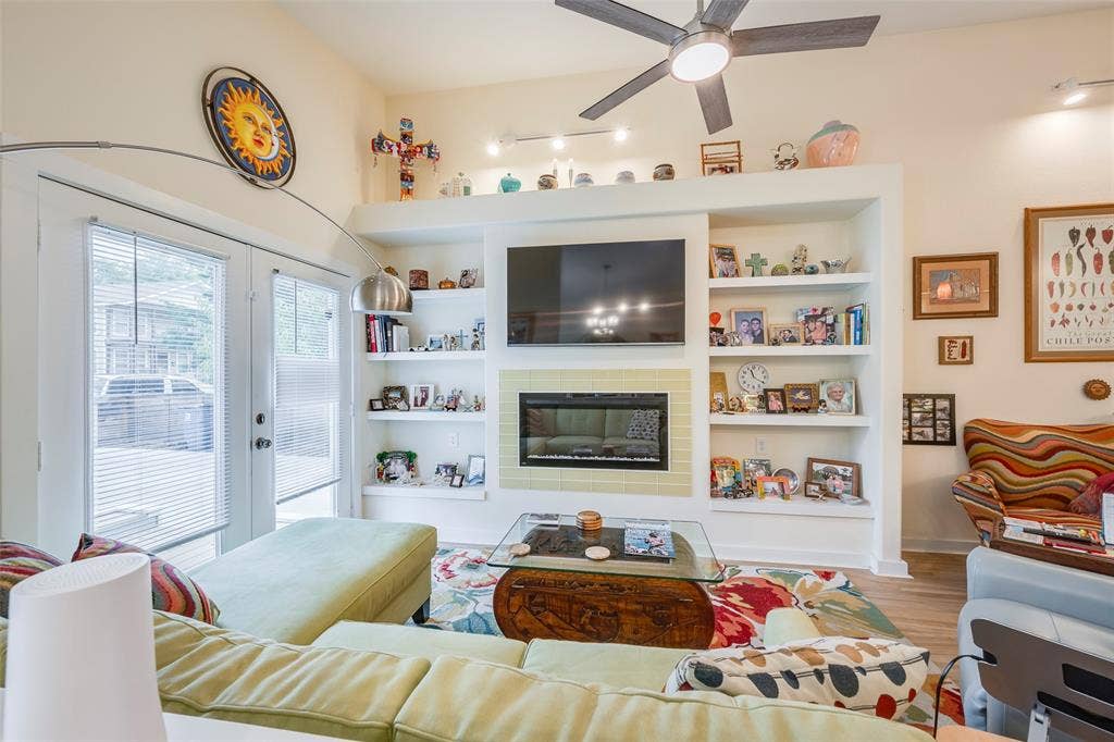 1031 Grandview Avenue, Dallas, TX 75223 1031 Grandview Avenue, Dallas, TX 75223