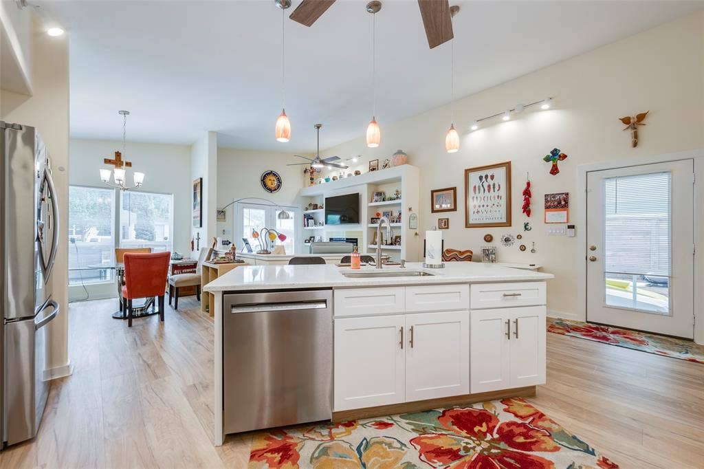 1031 Grandview Avenue, Dallas, TX 75223 1031 Grandview Avenue, Dallas, TX 75223