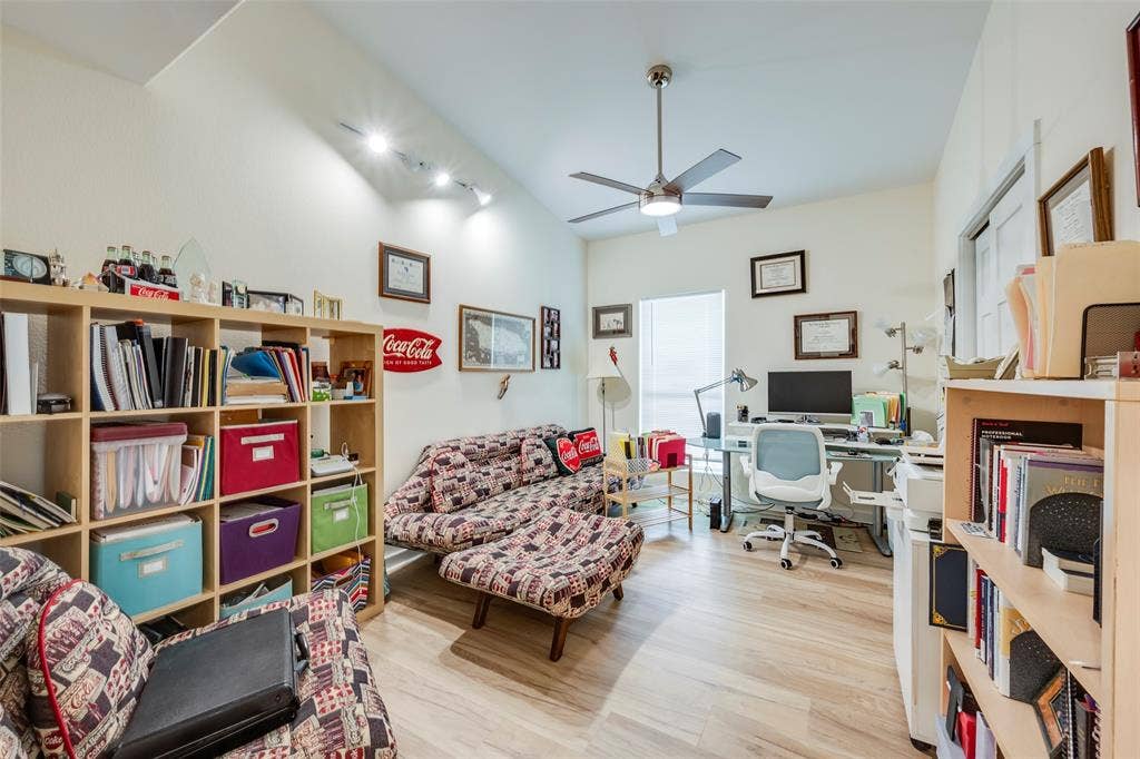 1031 Grandview Avenue, Dallas, TX 75223 3rd Bedroom is being used as an office