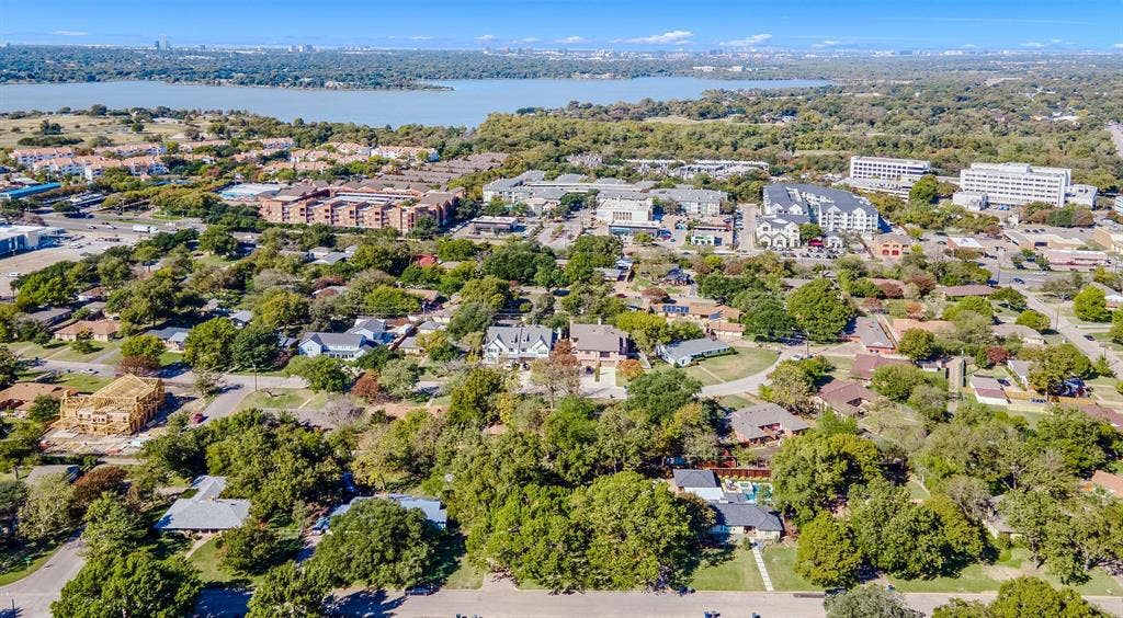 1031 Grandview Avenue, Dallas, TX 75223 Only minutes from White Rock Lake and Arboretum