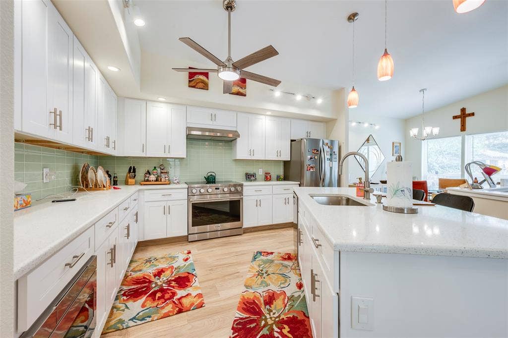 1031 Grandview Avenue, Dallas, TX 75223 1031 Grandview Avenue, Dallas, TX 75223