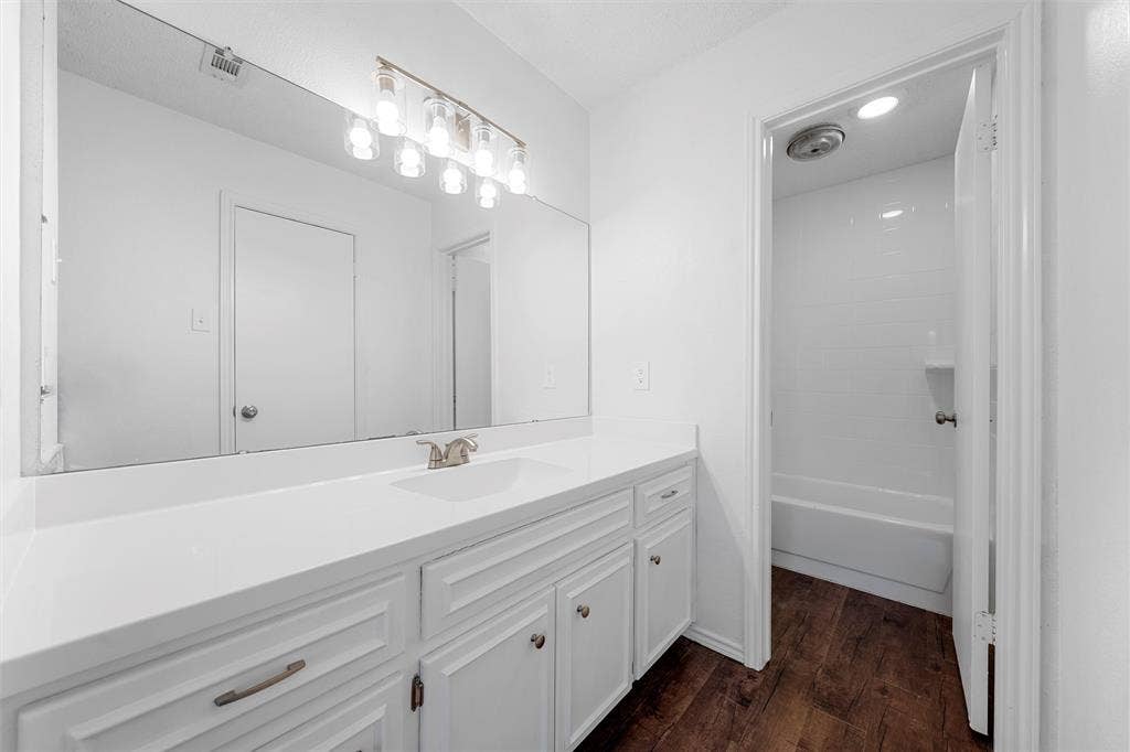 300 Mill Creek Circle, #4, Waco, TX 76712 300 Mill Creek Circle, #4, Waco, TX 76712