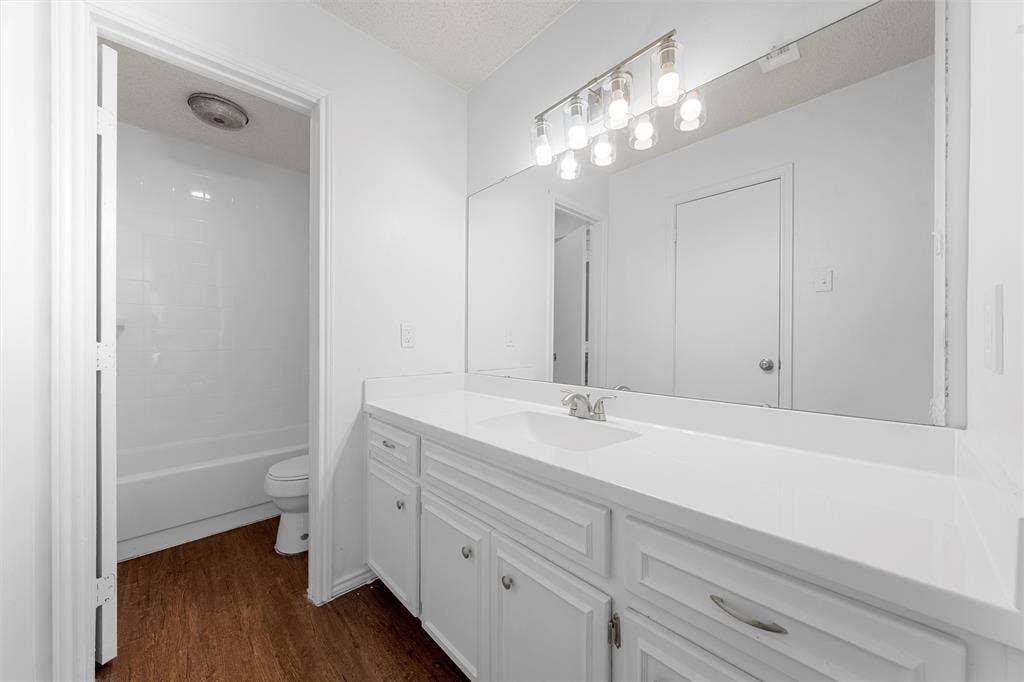 300 Mill Creek Circle, #4, Waco, TX 76712 300 Mill Creek Circle, #4, Waco, TX 76712