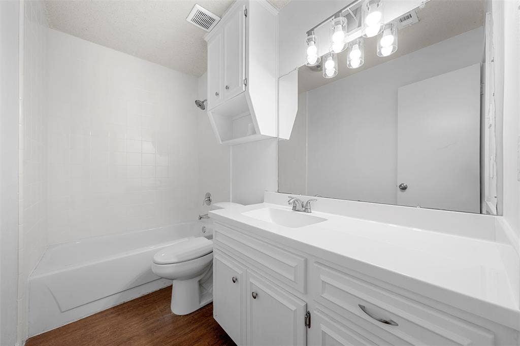 300 Mill Creek Circle, #4, Waco, TX 76712 300 Mill Creek Circle, #4, Waco, TX 76712