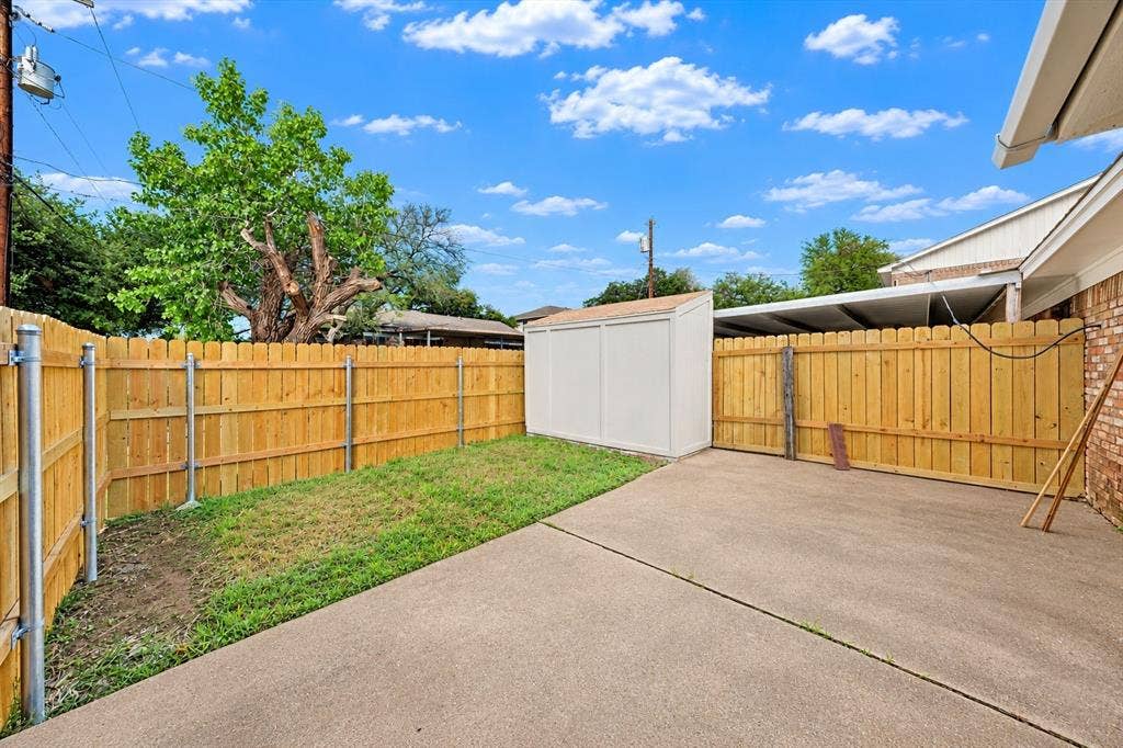 300 Mill Creek Circle, #4, Waco, TX 76712 exits from utility room
