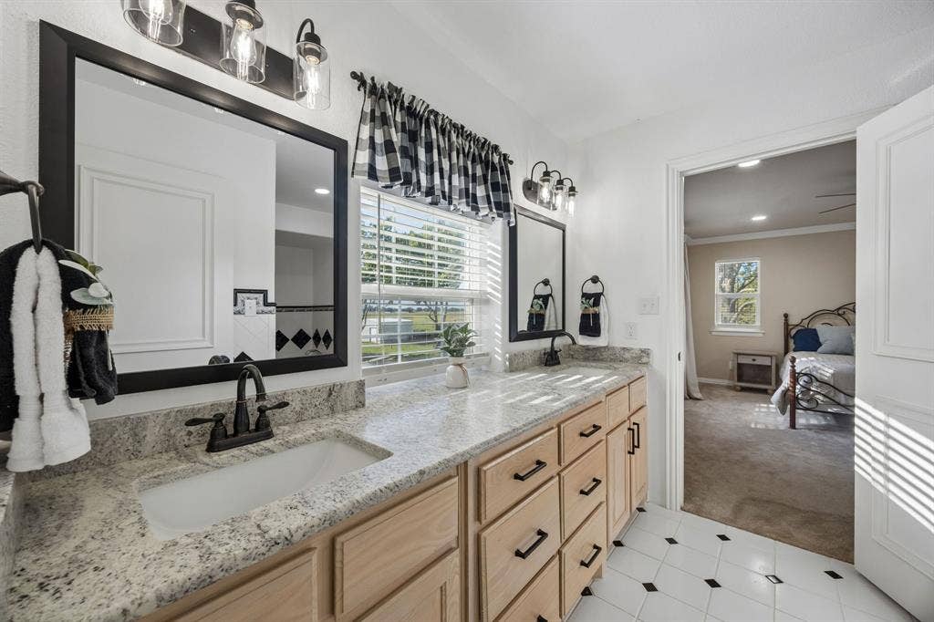 303 Bobby Sam Court, Collinsville, TX 76233