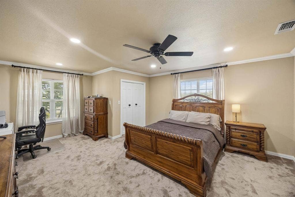 303 Bobby Sam Court, Collinsville, TX 76233