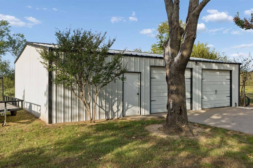 303 Bobby Sam Court, Collinsville, TX 76233