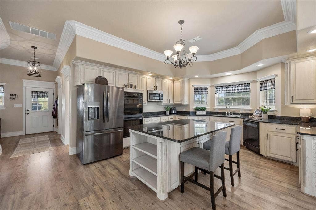 303 Bobby Sam Court, Collinsville, TX 76233