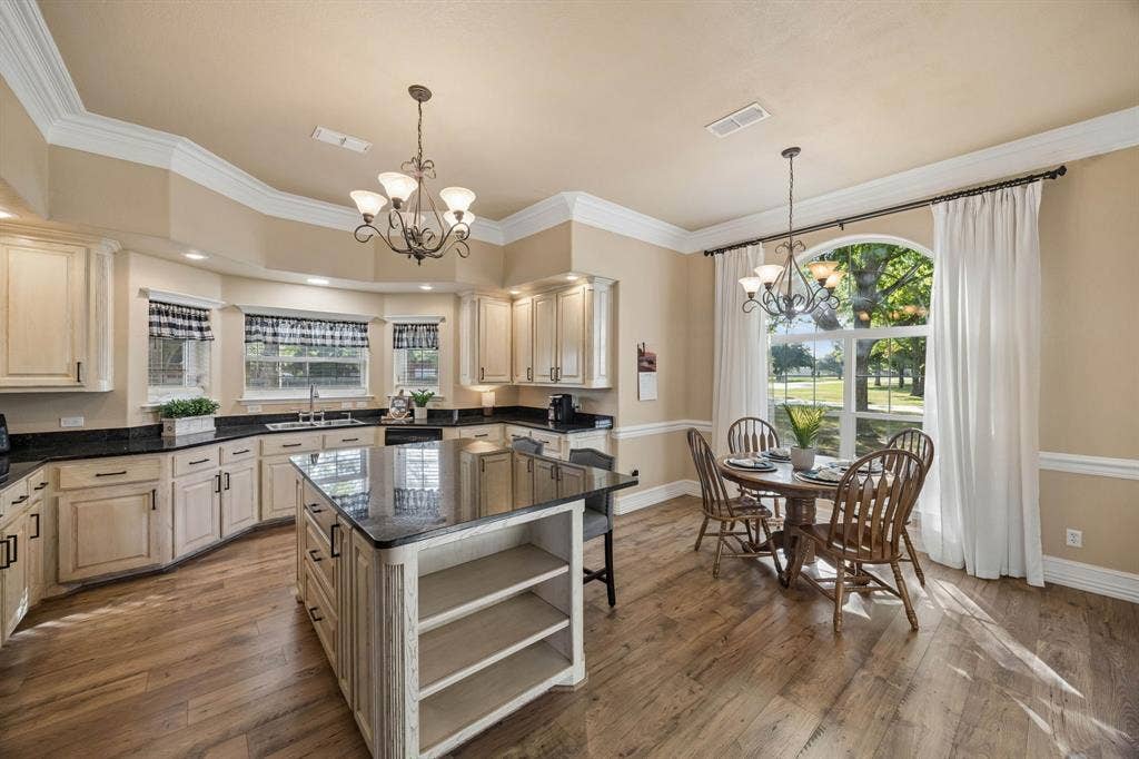 303 Bobby Sam Court, Collinsville, TX 76233