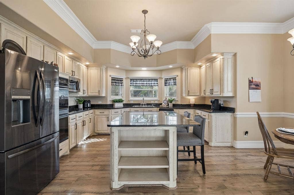 303 Bobby Sam Court, Collinsville, TX 76233