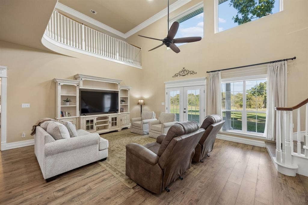 303 Bobby Sam Court, Collinsville, TX 76233