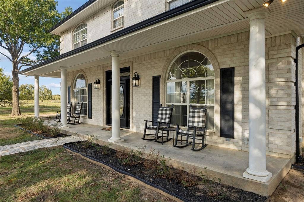 303 Bobby Sam Court, Collinsville, TX 76233