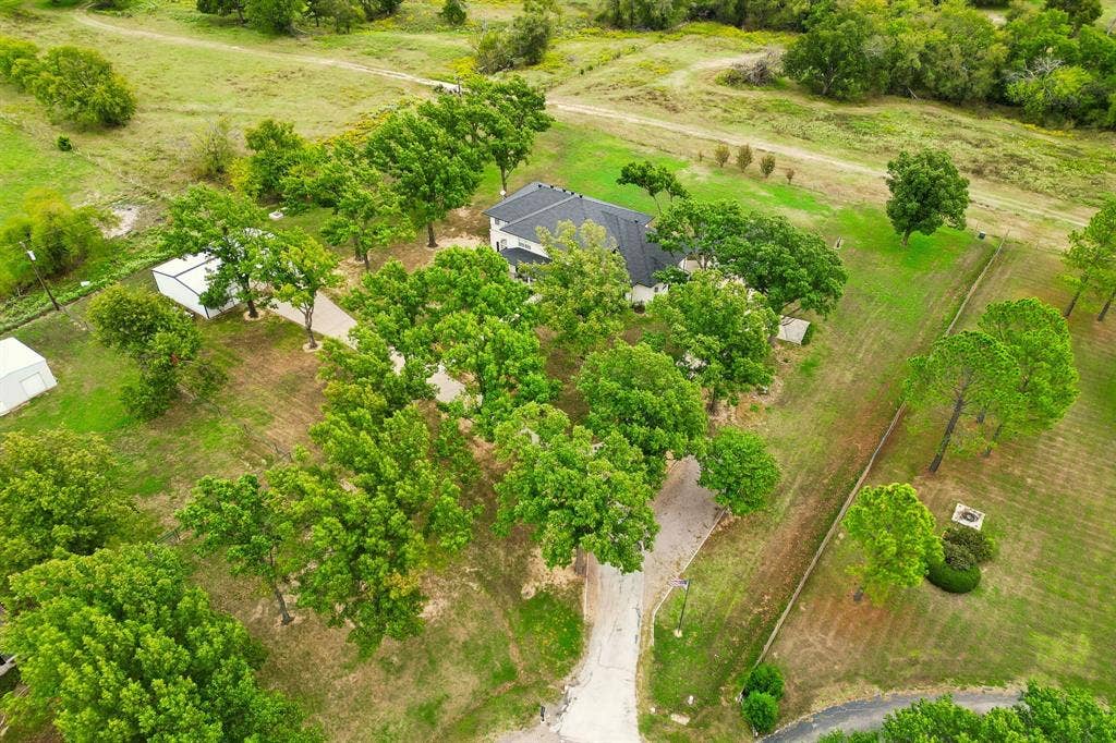 303 Bobby Sam Court, Collinsville, TX 76233