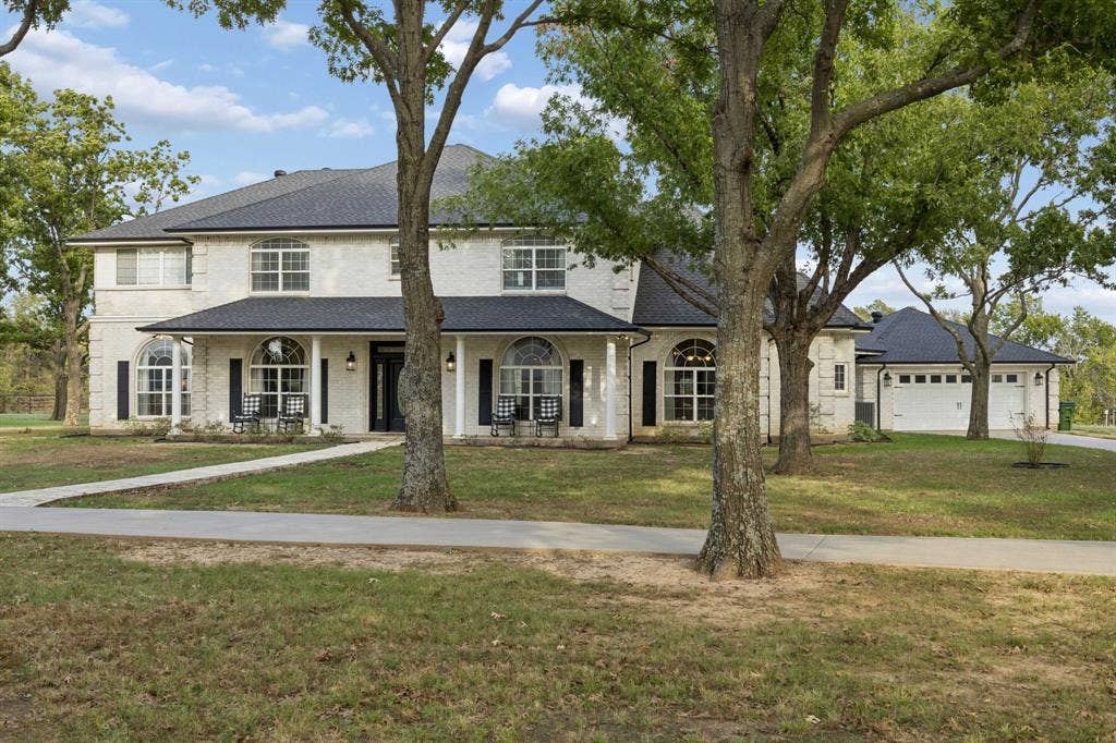 303 Bobby Sam Court, Collinsville, TX 76233
