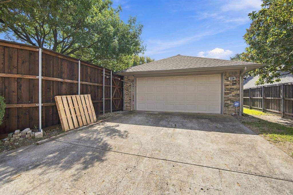 9947 Chimney Hill Lane, Dallas, TX 75243 9947 Chimney Hill Lane, Dallas, TX 75243