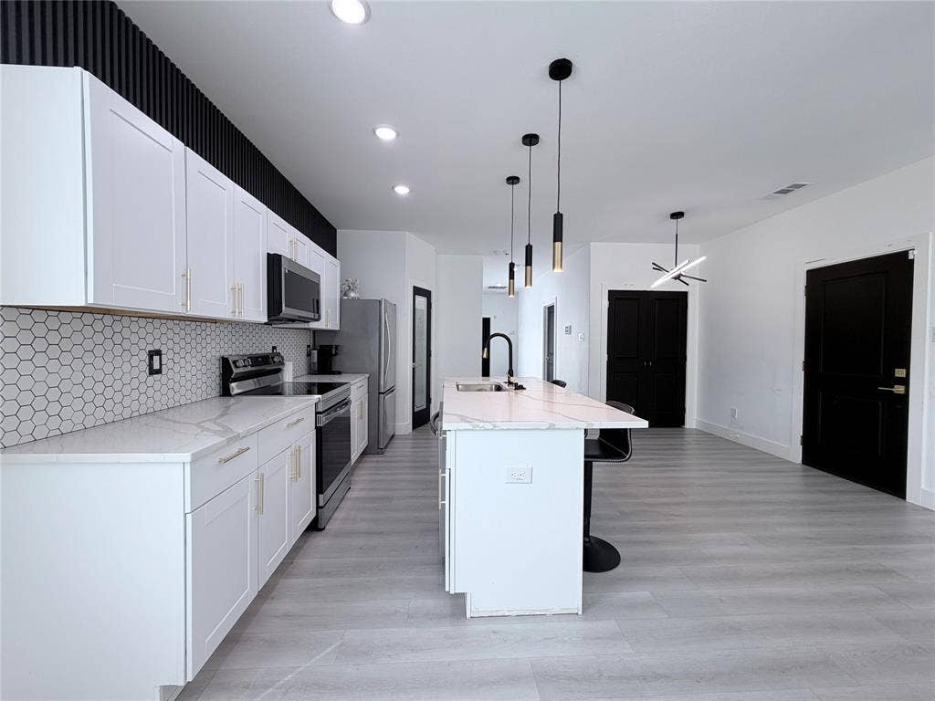 3301 Garden Lane, Dallas, TX 75215 3301 Garden Lane, Dallas, TX 75215