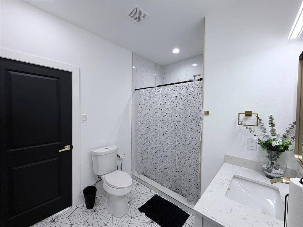 3301 Garden Lane, Dallas, TX 75215 3301 Garden Lane, Dallas, TX 75215