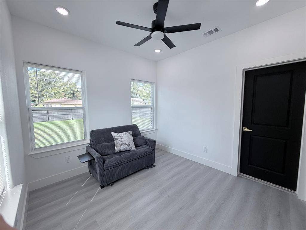 3301 Garden Lane, Dallas, TX 75215 3301 Garden Lane, Dallas, TX 75215