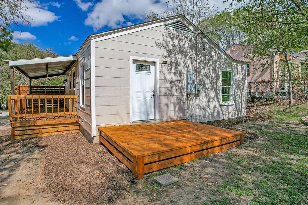 7413 Davenport Avenue, Fort Worth, TX 76116