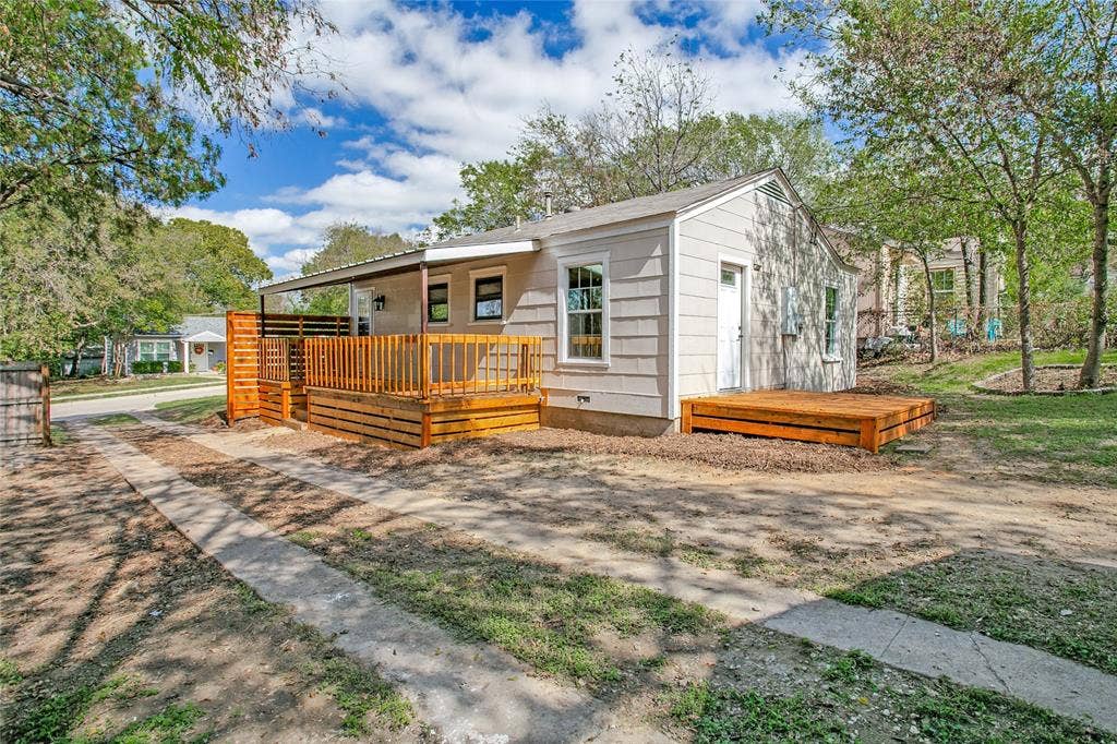 7413 Davenport Avenue, Fort Worth, TX 76116