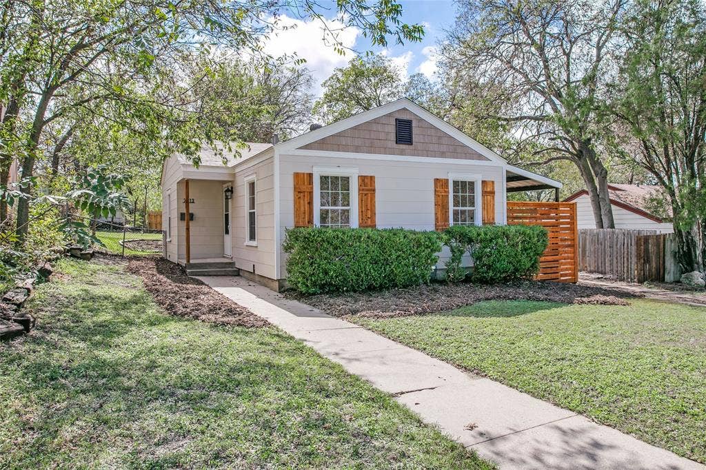 7413 Davenport Avenue, Fort Worth, TX 76116