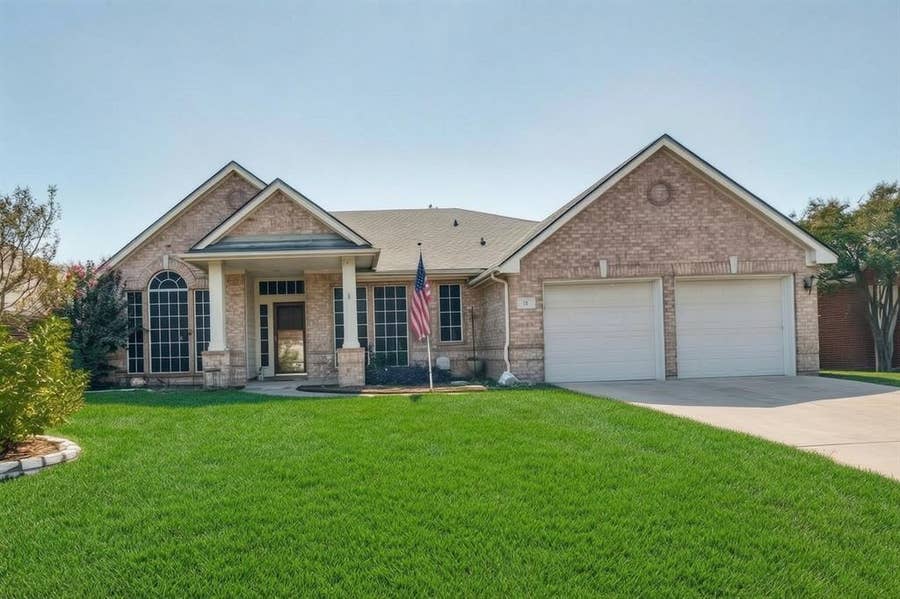 Property photo for 12 Laura Elizabeth Court, Mansfield, TX