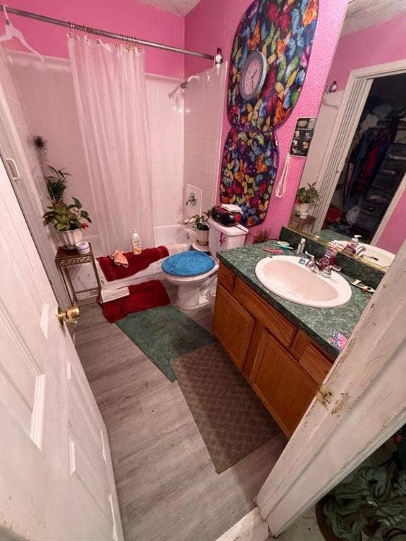 2330 Echo Lake Drive, Dallas, TX 75253 2330 Echo Lake Drive, Dallas, TX 75253