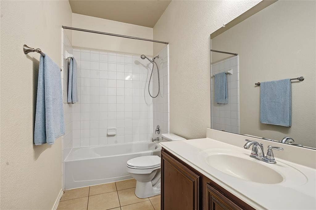 9704 Mulligan Drive, McKinney, TX 75072 9704 Mulligan Drive, McKinney, TX 75072