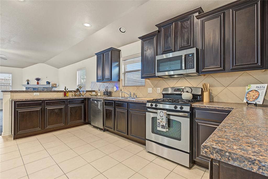 9704 Mulligan Drive, McKinney, TX 75072 9704 Mulligan Drive, McKinney, TX 75072