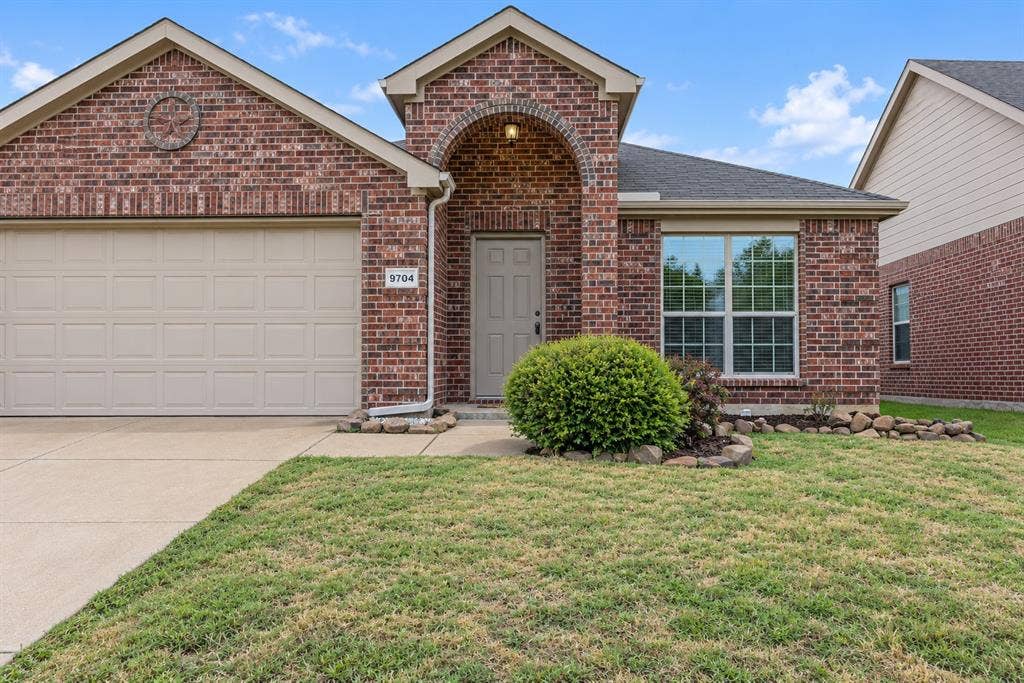 9704 Mulligan Drive, McKinney, TX 75072 9704 Mulligan Drive, McKinney, TX 75072