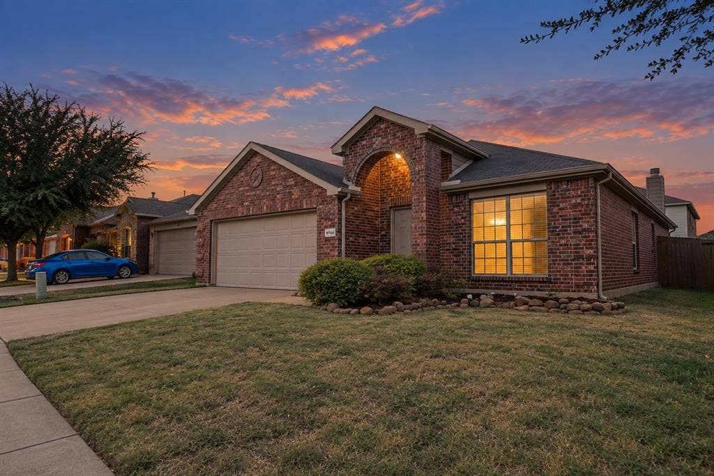 9704 Mulligan Drive, McKinney, TX 75072 9704 Mulligan Drive, McKinney, TX 75072