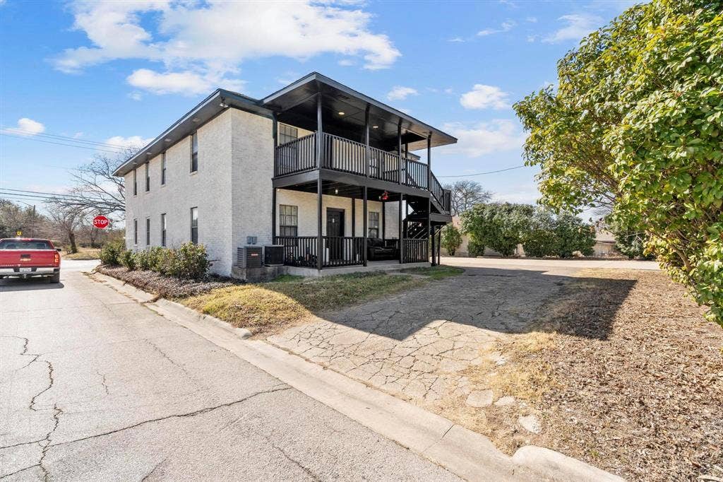 1029 E Hickory Street, #b, Denton, TX 76205