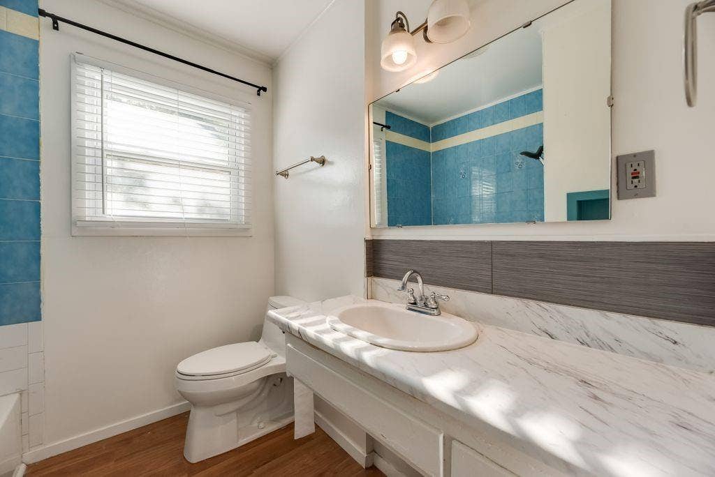 2217 Glenwood, Denton, TX 76209 2217 Glenwood, Denton, TX 76209