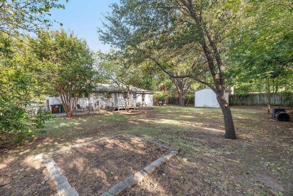 2217 Glenwood, Denton, TX 76209 2217 Glenwood, Denton, TX 76209