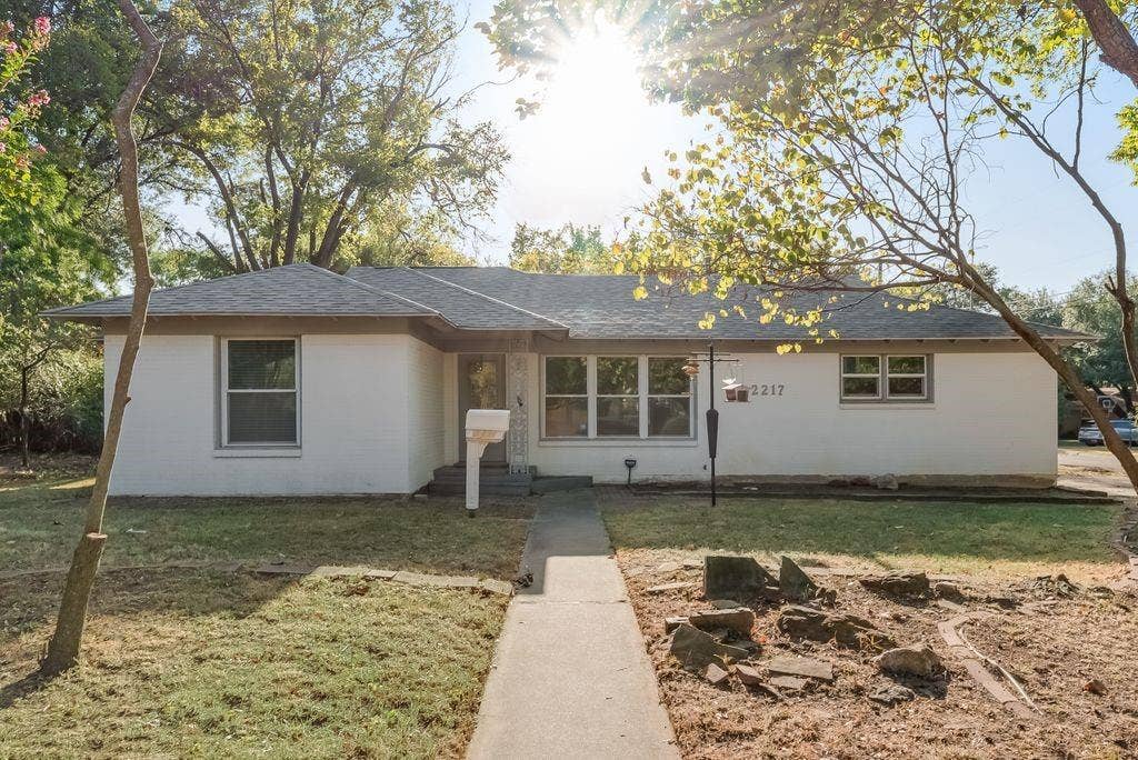 2217 Glenwood, Denton, TX 76209 2217 Glenwood, Denton, TX 76209