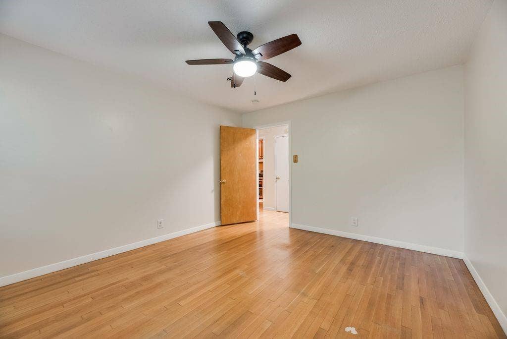 2217 Glenwood, Denton, TX 76209 2217 Glenwood, Denton, TX 76209