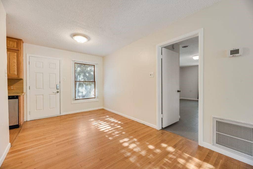 2217 Glenwood, Denton, TX 76209 2217 Glenwood, Denton, TX 76209